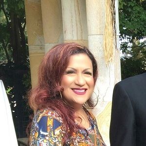 Meet your Posher, Elaine